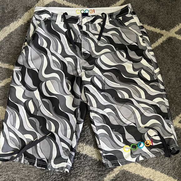 Coogi - Picture 1 of 2